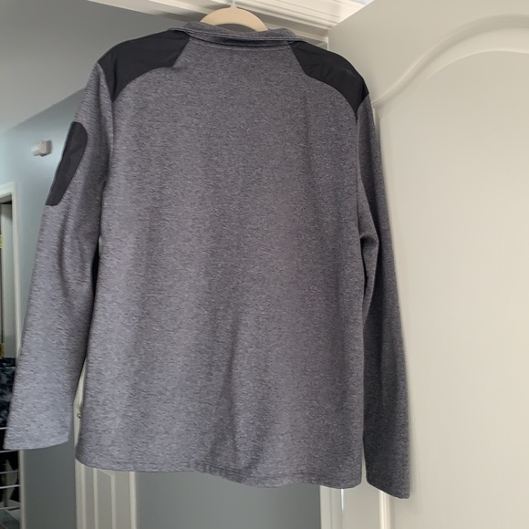 Large Izod Men’s Grey PullOver with Zipper - Picture 2 of 2